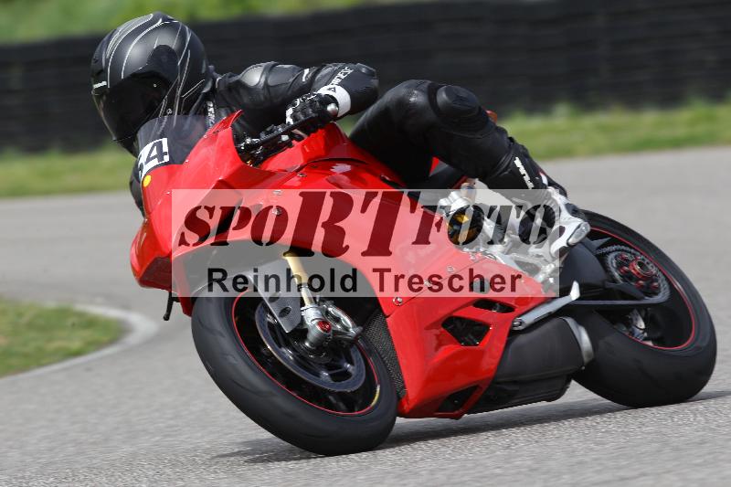 /Archiv-2025/10 23.04.2025 Cornu Master School ADR/rot-rouge/54